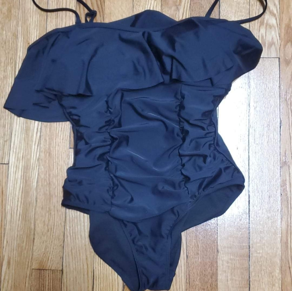 Hot Topic medium black ruffle swimsuit